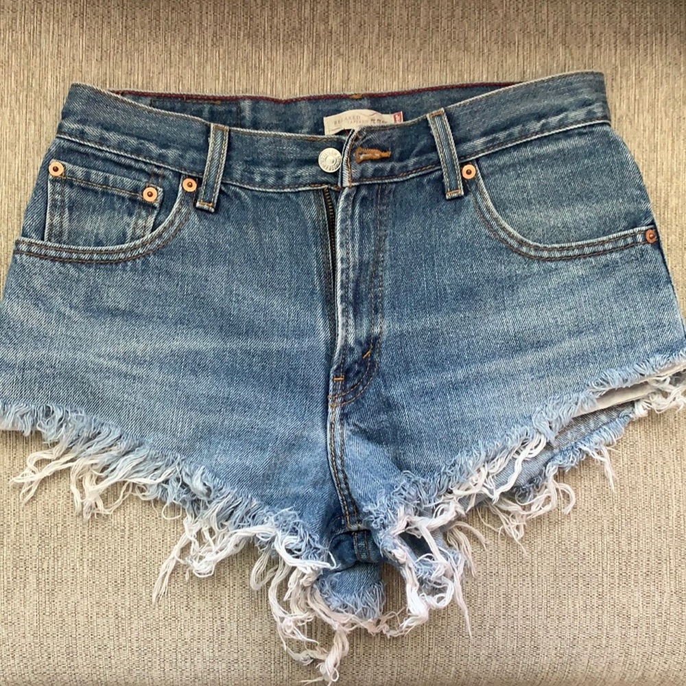 Vintage Levi’s shorts size 8
